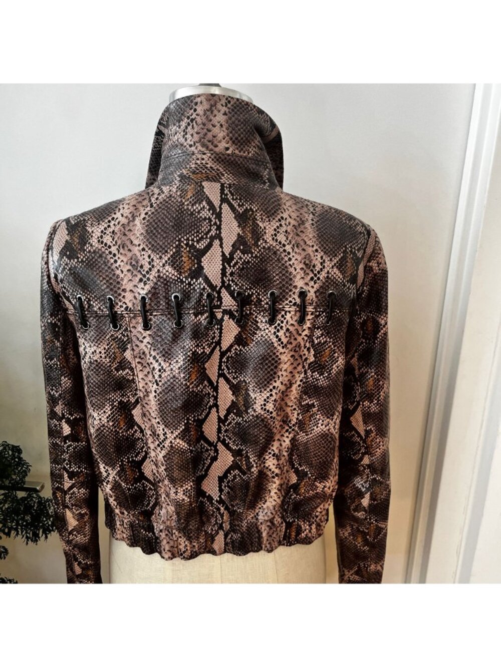 WORTH Cropped Leather Python Print  Jacket with Leather Stitch Size 6 - Picture 4 of 7